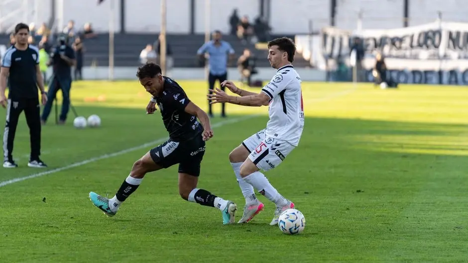Futbol malzemeleri: Elit kulüplerin transfer stratejileri