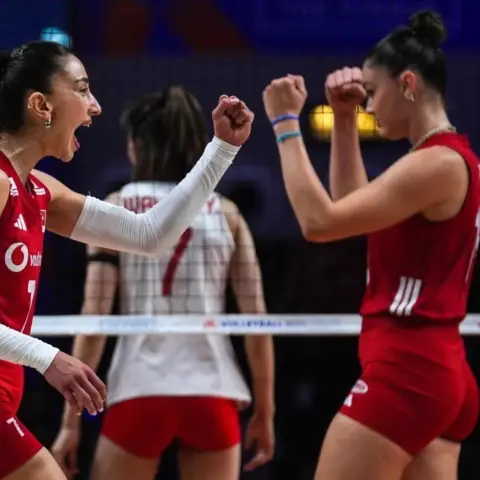 voleybol ekipmanları ile sucesso
