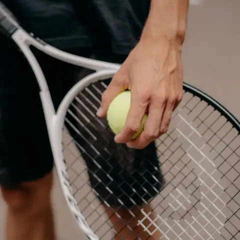 tenis ekipmanları için profesyonellerin tercihi