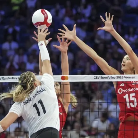 Voleybol Ekipmanları: Profesyonel Performans için Doğru Seçimler