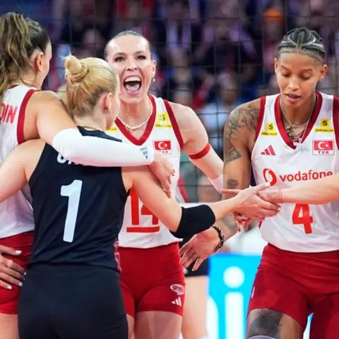 Voleybol Ekipmanları: Şampiyonluk İçin Doğru Seçimler
