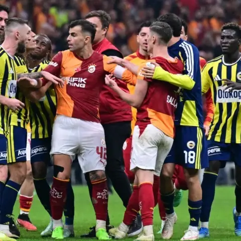 Futbol malzemeleri: Derbi maçlarda disiplin ve ekipman